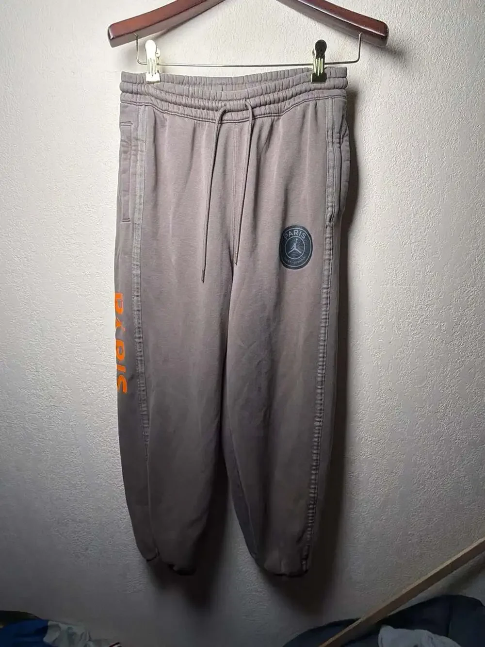 Jordan x PSG Fleece Sweatpants in Taupe Haze Small DZ2949-274‎